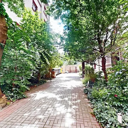 Old Town Gateway Apartment *